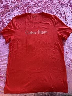 Calvin Klein Red Logo Women's XL T Shirt Summer Comfy Cozy